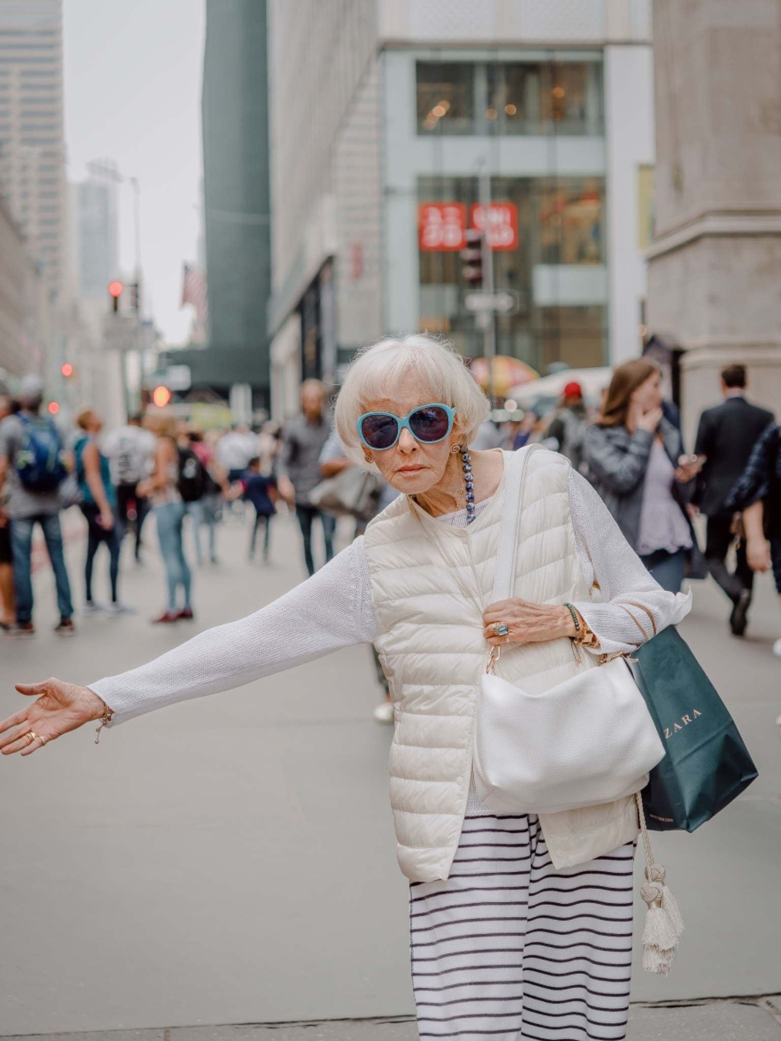 5th avenue blue glasses
